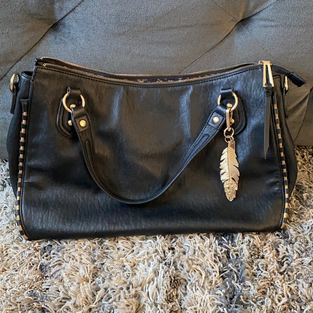 large black jessica simpson purse